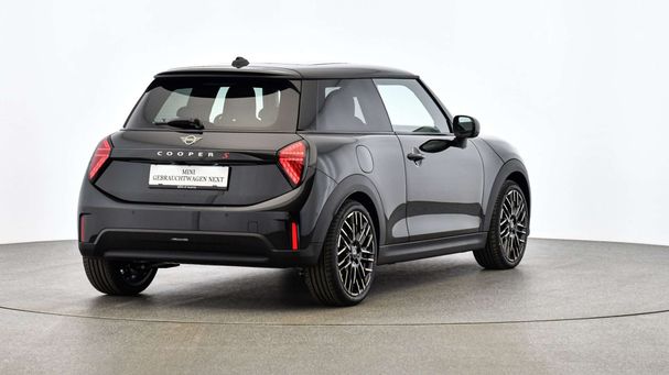 Mini Cooper S Favoured Trim 150 kW image number 2