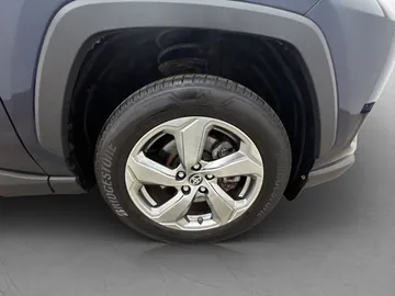 Car image 34