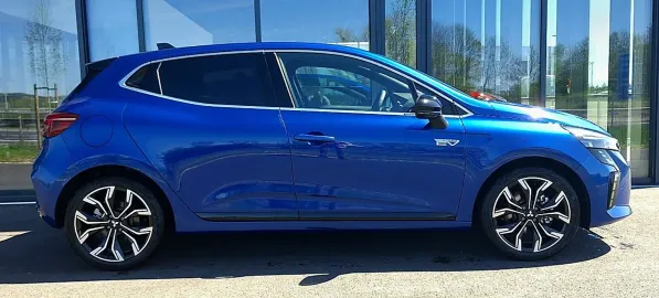 Car image 3