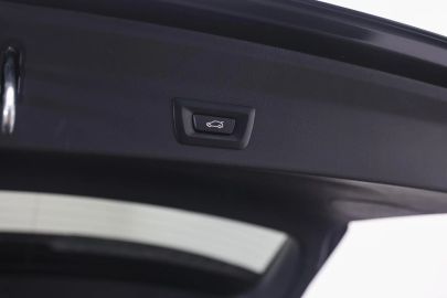 Car image 34