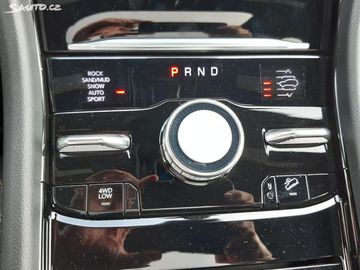 Car image 37