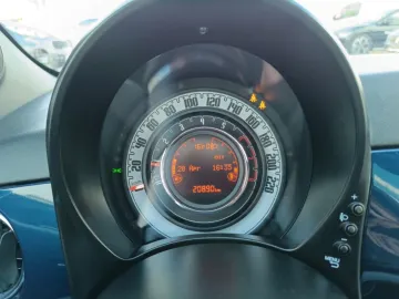 Car image 17