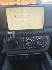 Car image 30