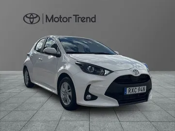 Car image 2