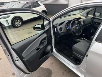 Car image 14