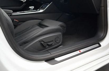 Car image 33