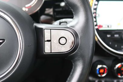 Car image 37