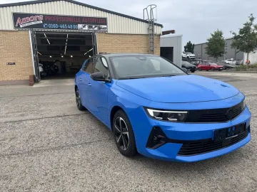 Car image 25