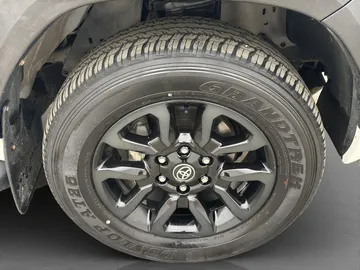 Car image 38