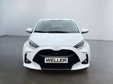 Car image 4