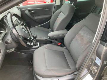 Car image 12