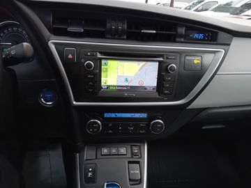 Car image 16