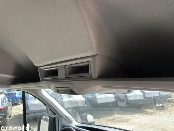Car image 40