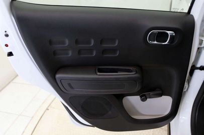 Car image 31