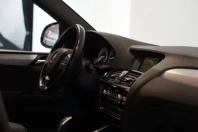 Car image 27