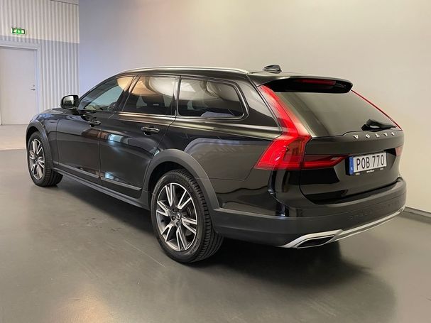 Volvo V90 Cross Country D4 AWD 141 kW image number 2