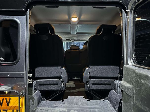 Land Rover Defender 2.4 TD X-TECH 90 kW image number 24