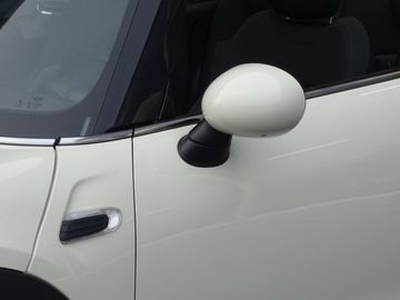 Car image 38