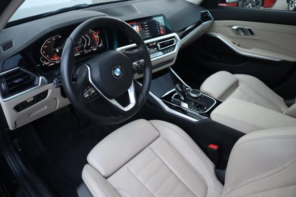 BMW 320i xDrive 135 kW image number 4