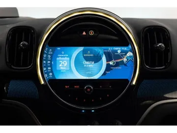 Car image 30