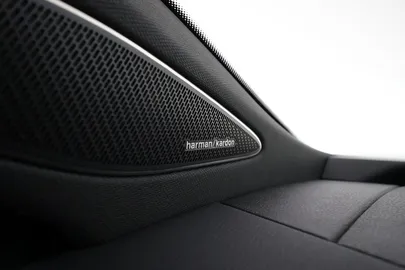 Car image 27