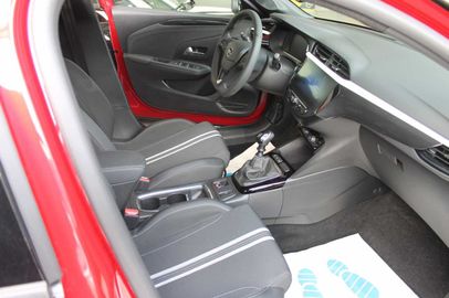 Car image 15