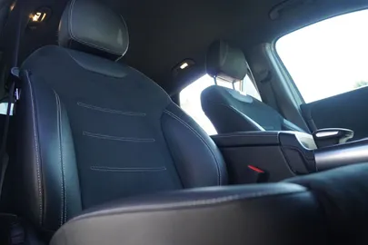 Car image 29