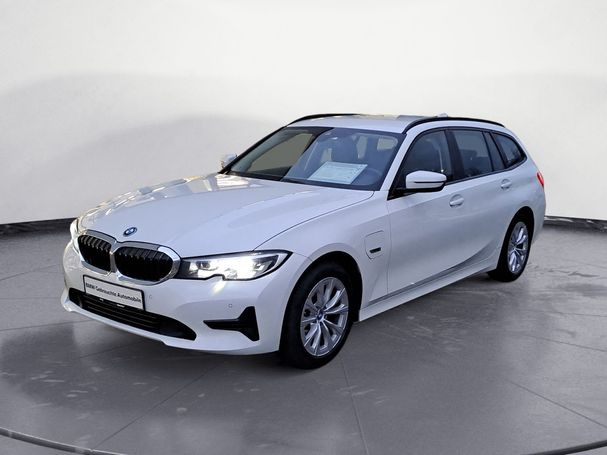 BMW 320 e Touring Advantage 150 kW image number 1