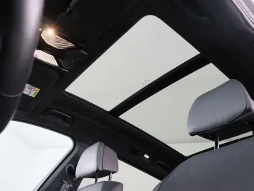 Car image 35