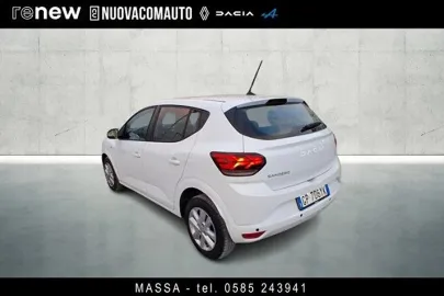 Car image 4