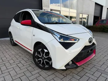 Car image 2