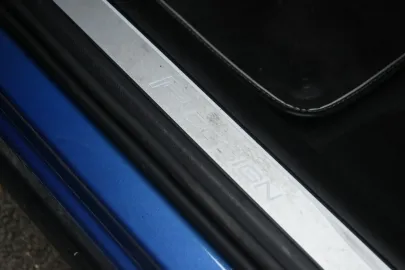 Car image 35