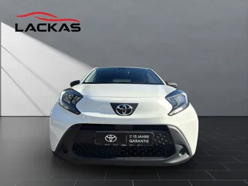 Car image 3