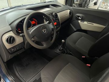 Car image 12