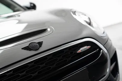 Car image 38