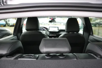 Car image 38