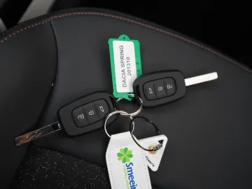 Car image 36