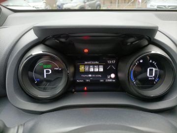 Car image 11