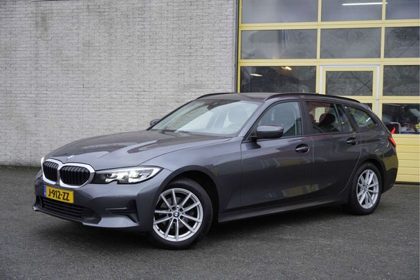 BMW 318i Touring 115 kW image number 1