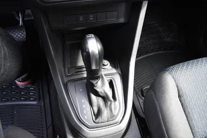 Car image 28