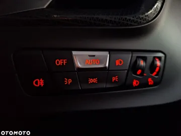 Car image 40