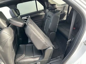 Car image 37