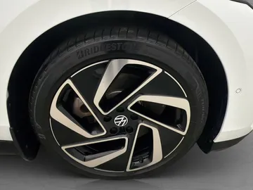 Car image 38