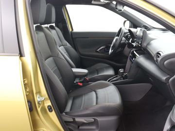 Car image 30