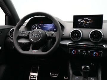 Car image 40