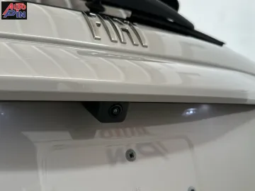 Car image 34