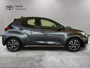 Car image 2