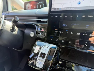 Car image 23