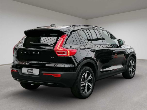 Volvo XC40 B4 Plus Dark 145 kW image number 2