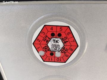 Car image 25